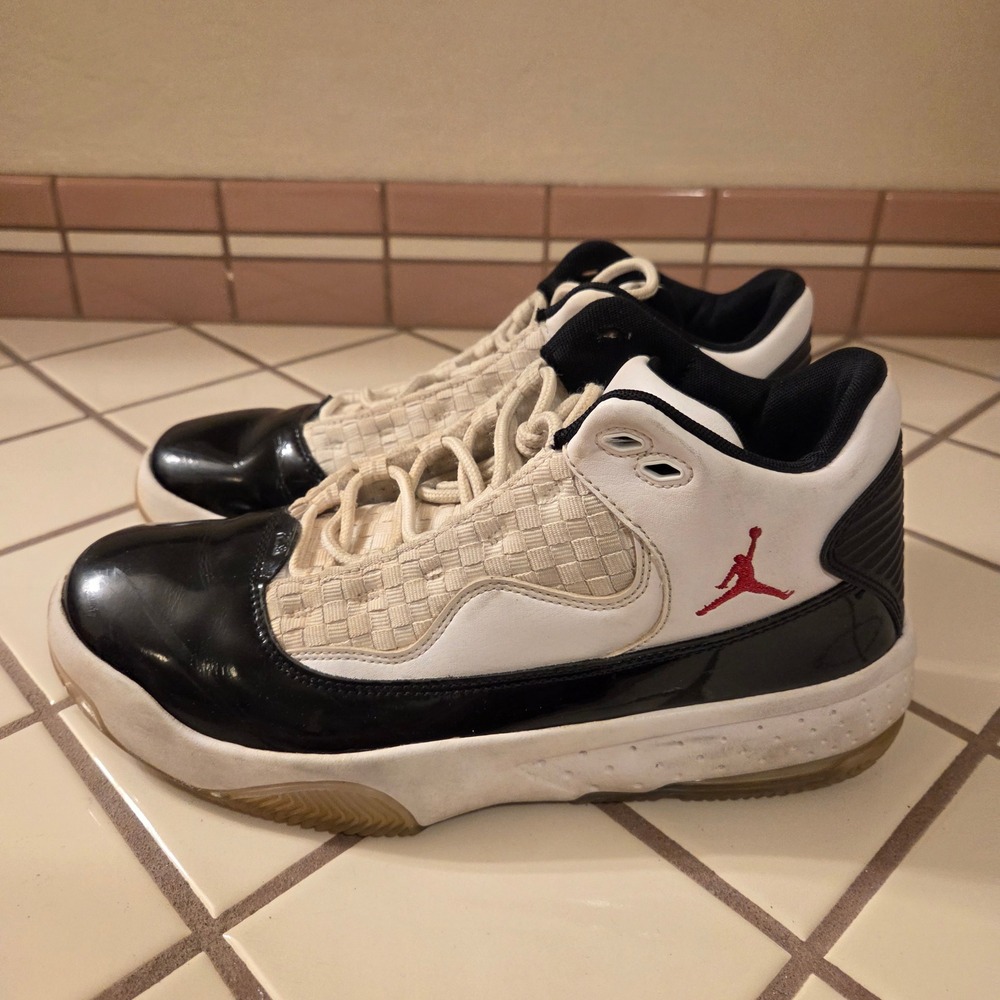Jordan Max Aura 2 White Black Red Patent Leather Sneakers CK6636-102 Mens 8